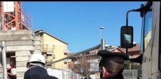 Controlli dei Carabinieri in un cantiere edile: scoperti 5 lavoratori “in nero” e 3 ditte sospese Controlli dei Carabinieri in un cantiere edile a Bibione