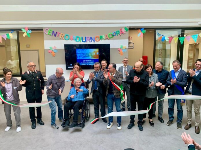 L'inaugurazione del Centro Diurno Agorà dell’Umberto I di Montebelluna L'inaugurazione del Centro Diurno Agorà dell’Umberto I di Montebelluna