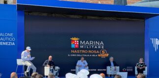 Il quarto giorno del Salone Nautico 2025 si è aperto all’insegna dello sport Marina Militare Nastro Rosa Tour