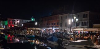 Riva Vena si trasforma: intrattenimento elegante e magia sotto le stelle Riva Vena