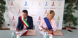 Firmato l’accordo di programma per le nuove rotatorie in via Roma Sinistra Firmato l'accordo di programma per le nuove rotatorie in via Roma Sinistra