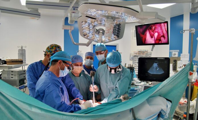 L’Unità operativa di Chirurgia 2 del Ca’ Foncello in sala operatoria