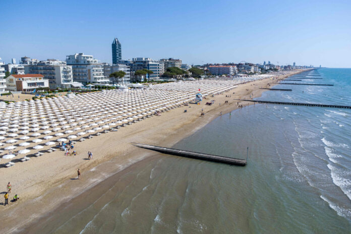 Jesolo, una veduta della spiaggia Jesolo, una veduta della spiaggia