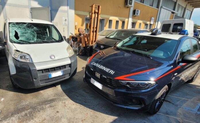 Maserada, i Carabinieri sul luogo dove è avvenuto il fatto Maserada, i Carabinieri sul luogo dove è avvenuto il fatto
