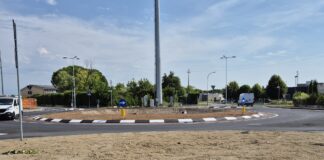 Lancenigo di Villorba, completata la nuova rotatoria all’incrocio tra via Rosselli e via Volta Lancenigo di Villorba, completata la nuova rotatoria all'incrocio tra via Rosselli e via Volta