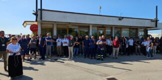 SuperJet International Tessera, i Sindacati: “Ultimi giorni per salvare l’azienda. Il Governo deve intervenire” Presidio di fronte ai cancelli della Superjet International