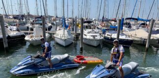 Chioggia, bagnante rischia di annegare: salvato dalla Polizia di Stato La Polizia di Stato con le moto d'acqua a Chioggia