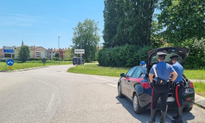 Carabinieri in azione a Jesolo Carabinieri in azione a Jesolo