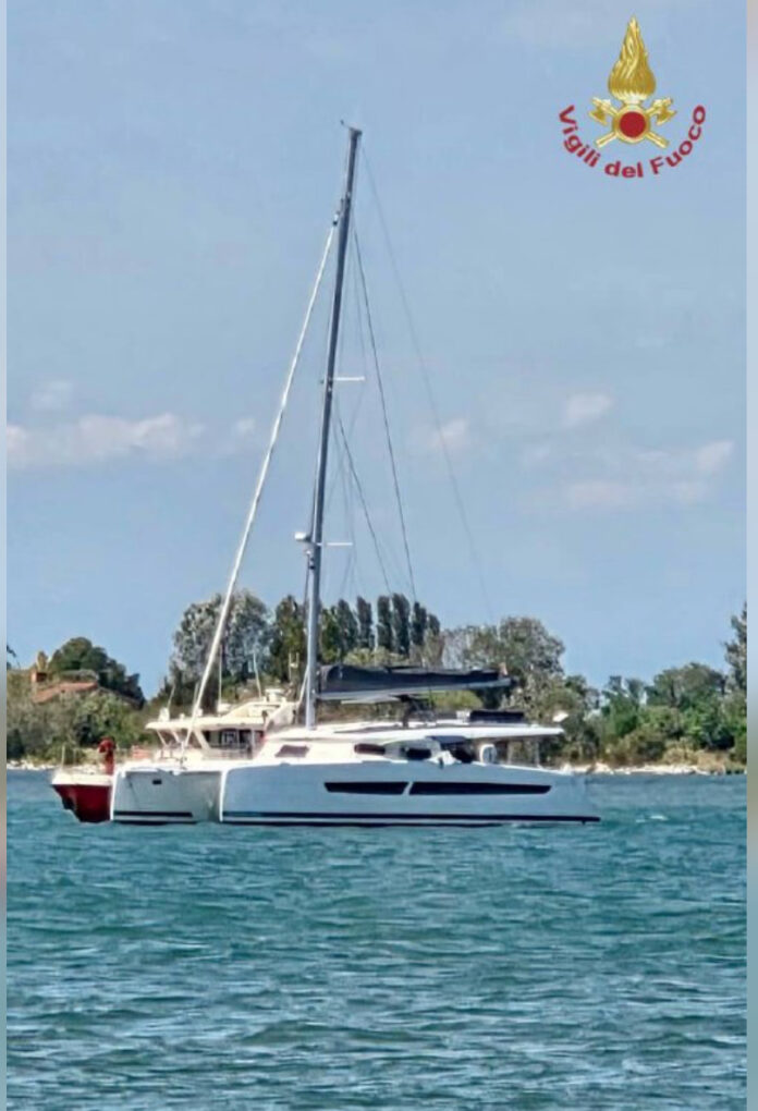 Il catamarano alla deriva Il catamarano alla deriva