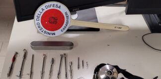 Fionde e frecce d’acciaio in motocicletta: denunciato dai Carabinieri di San Biagio di Callalta Il materiale sequestrato dai Carabinieri di San Biagio di Callalta