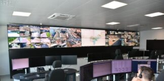 Ferragosto sicuro: 160 agenti della Polizia Locale su spiagge, strade e in laguna Smart Control Room della Polizia Locale di Venezia