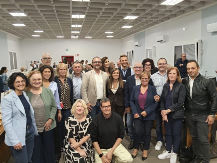 Caffè Alzheimer, foto di gruppo alla presentazione ufficiale Caffè Alzheimer, foto di gruppo alla presentazione ufficiale