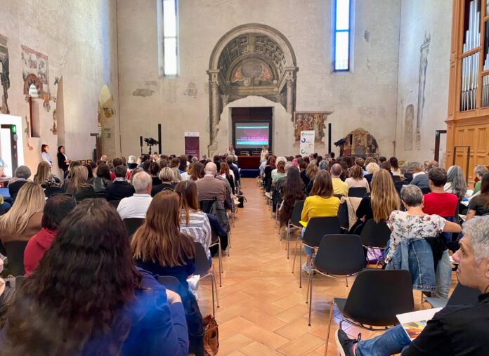 Il convengo “Come in una bolla. Sostanze dissociative: conseguenze dell’abuso e risposte cliniche” organizzato da CEIS Treviso Il convengo “Come in una bolla. Sostanze dissociative: conseguenze dell’abuso e risposte cliniche” organizzato da CEIS Treviso