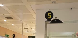 Due viaggiatrici in ritardo forzano una porta per raggiungere l’aereo: bloccate e multate dalla Polizia di Frontiera La Polizia di Frontiera all'Aeroporto Canova di Treviso