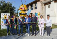 Apicoltori riuniti a Ponzano per la Festa del Miele Taglio del nastro per la Festa del Miele a Ponzano, 2025