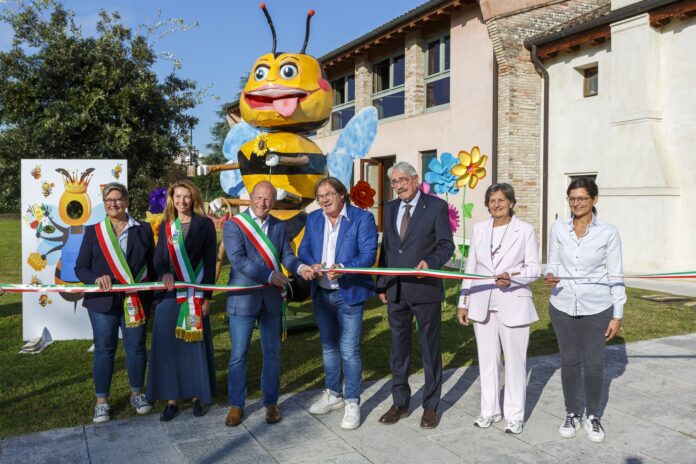 Taglio del nastro per la Festa del Miele a Ponzano, 2025 Taglio del nastro per la Festa del Miele a Ponzano, 2025