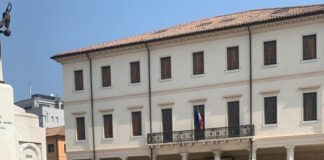 Montebelluna, ruba in un negozio di vestiti e aggredisce i Carabinieri: arrestato 29enne Carabinieri di Montebelluna - foto di repertorio