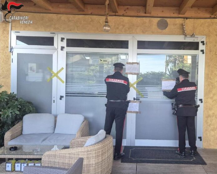 I Carabinieri smantellano una centrale di spaccio di droga I Carabinieri smantellano una centrale di spaccio di droga