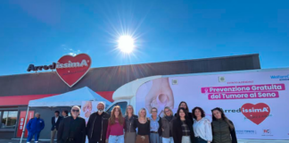 ArredissimA aderisce al mese dedicato alla prevenzione femminile con una clinica mobile dedicata a tutte le sue dipendenti italiane La clinica mobile di ArredissimA