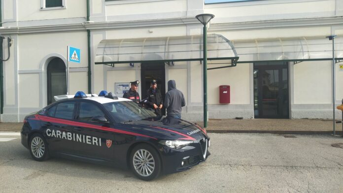 Stazione Ferroviaria di Montebelluna, Carabinieri in azione Stazione Ferroviaria di Montebelluna, Carabinieri in azione