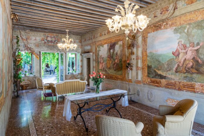 Ville Venete: Villa Marcello Marinelli Matrimonio nella cornice di Villa Marcello Marinelli di Loving Veneto Srl, Cison di Valmarino, Treviso , Italia. Photo ©Silvia Longhi