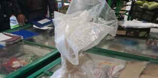 Cibo congelato senza tracciabilità: sequestro e sanzioni in un minimarket di Treviso Il cibo congelato sequestrato in un minimarket dalla Polizia Locale di Treviso