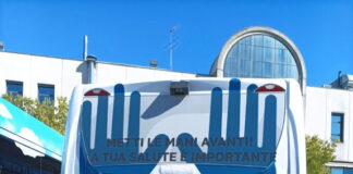 Ulss 4, campagna di screening a tutto campo per la lotta contro il cancro del colon retto Un Autobus brandizzato con la campagna di screening per la prevenzione dei tumori del colon e del retto