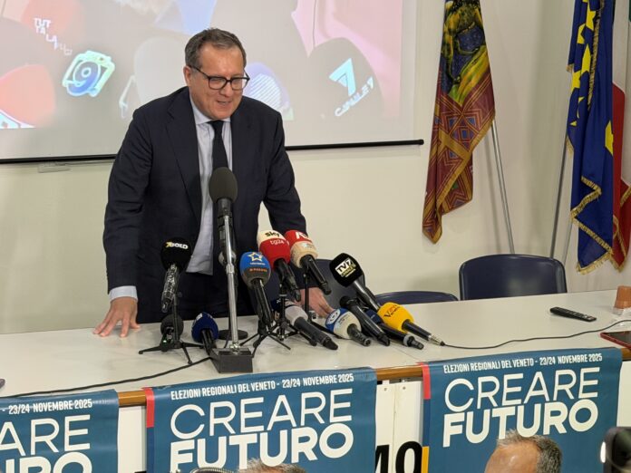 Giovanni Manildo, candidato presidente della coalizione di centrosinistra Giovanni Manildo, candidato presidente della coalizione di centrosinistra