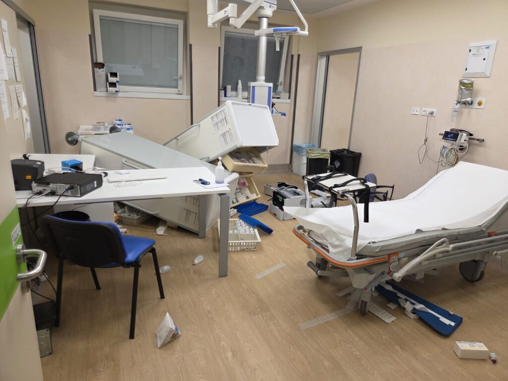Gli ambulatori del Pronto Soccorso di Dolo messi a soqquadro da un paziente psichiatrico