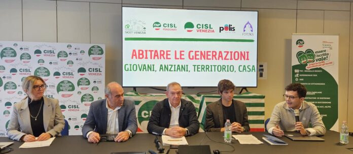 Abitare le Generazioni: un momento della conferenza stampa di presentazione Abitare le Generazioni: un momento della conferenza stampa di presentazione
