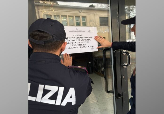 Il locale del Lido di Venezia che rimarrà chiuso per 15 giorni Il locale del Lido di Venezia che rimarrà chiuso per 15 giorni