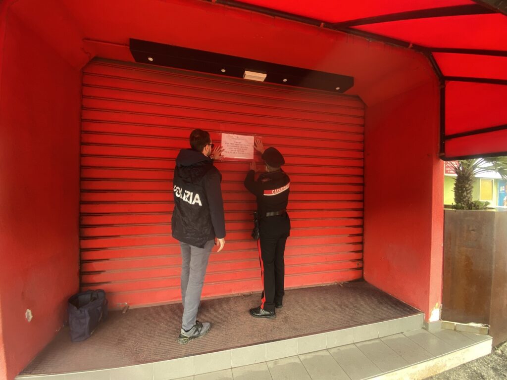 , Polizia di Stato e Carabinieri notificano a un locale la chiusura per 5 giorni
