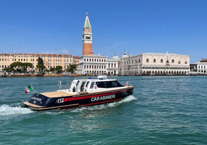 I Carabinieri del Nucleo Natanti del Comando Provinciale di Venezia I Carabinieri del Nucleo Natanti del Comando Provinciale di Venezia