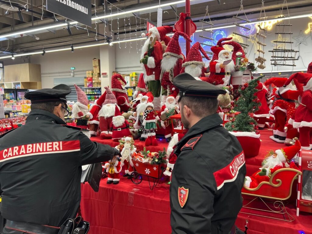 I Carabinieri di Venezia controllano i prodotti natalizi