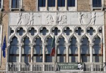 Alberto Trentini, sulla facciata di Ca’ Foscari lo striscione per chiedere la sua liberazione In adesione all’appello per la liberazione di Alberto, Ca’ Foscari ha esposto sul Canal Grande lo striscione “Alberto Trentini libero”.