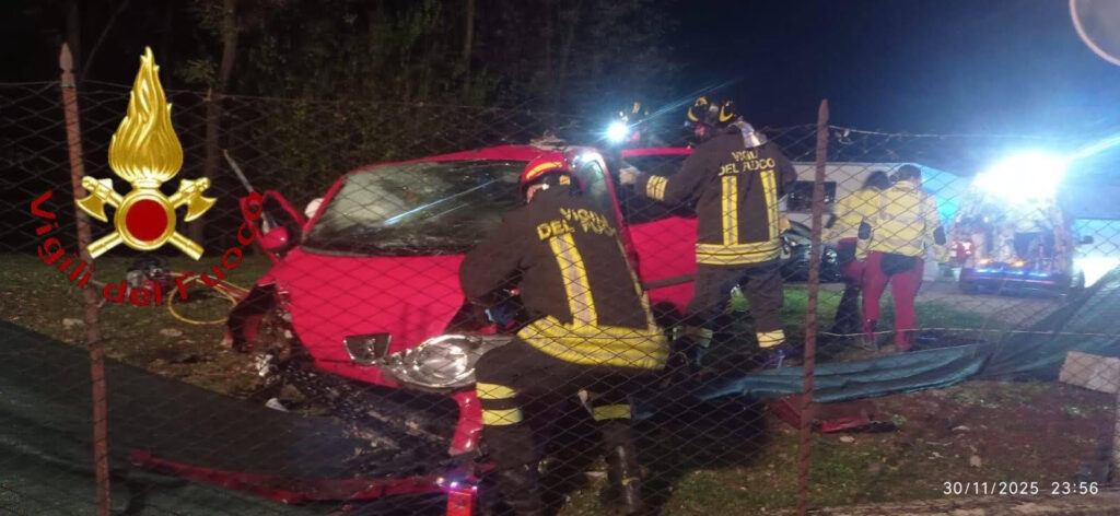 Montebelluna, l'auto finita fuori strada