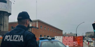 Aggressione nel sottopasso della stazione ferroviaria di Treviso: indaga la Polizia di Stato Polizia di Stato di Treviso davanti alla stazione ferroviaria