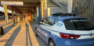 Hanno rapinato un anziano nel sottopasso della stazione ferroviaria di Mestre: in carcere due giovani Polizia Ferroviaria a Mestre