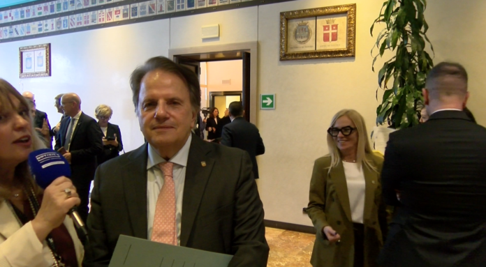 Nuovo Consiglio regionale in Veneto: Roberto Valente dopo le regionali 2025 tra emozione e confronto Nuovo Consiglio regionale in Veneto: Roberto Valente dopo le regionali 2025 tra emozione e confronto