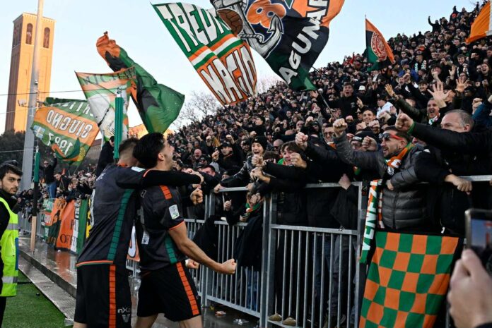 Venezia-Monza, l’esultanza dei lagunari dopo un goal - foto Andrea Pattaro@Vision Venezia-Monza, l’esultanza dei lagunari dopo un goal - foto Andrea Pattaro@Vision