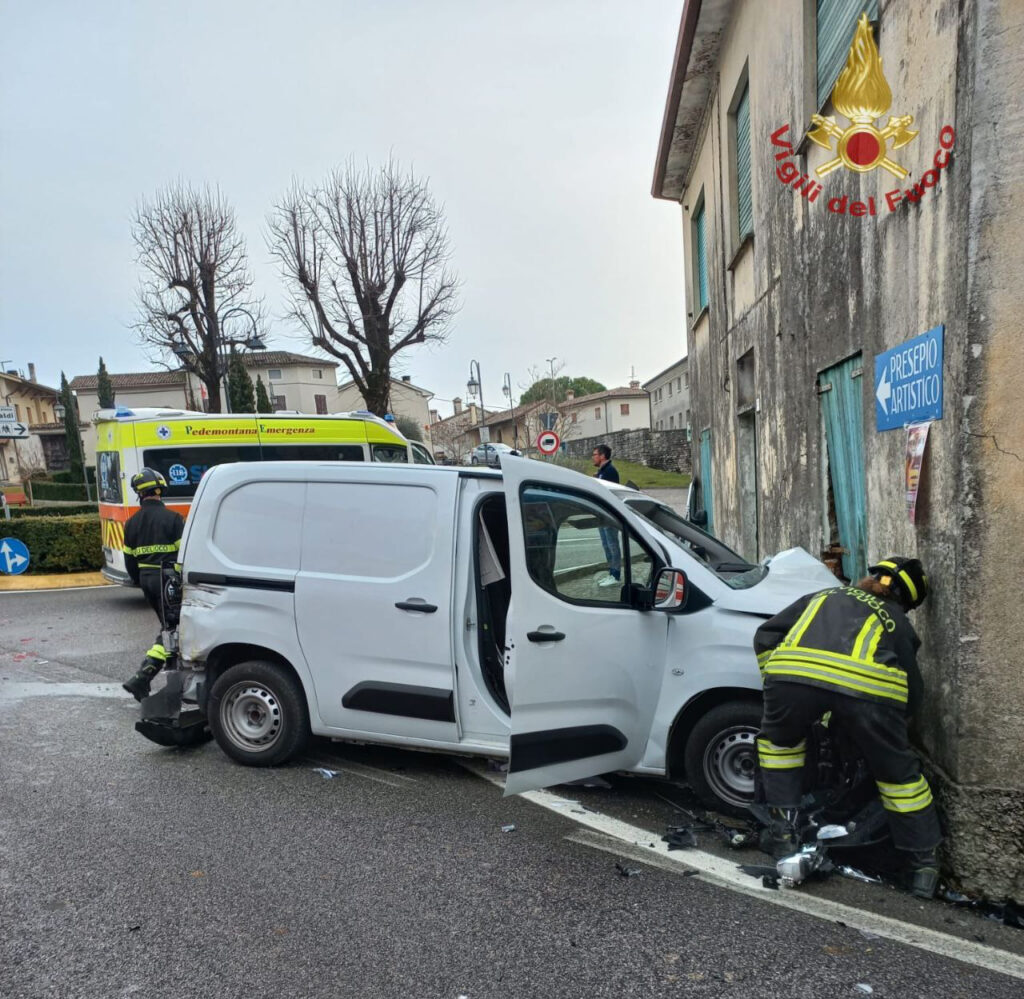 Borso del Grappa, i soccorsi dopo un incidente stradale