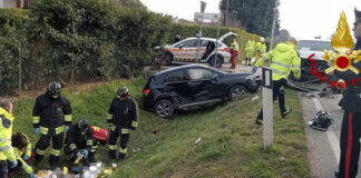 Caerano San Marco, scontro tra due auto Caerano San Marco, i soccorsi dopo lo scontro tra due auto