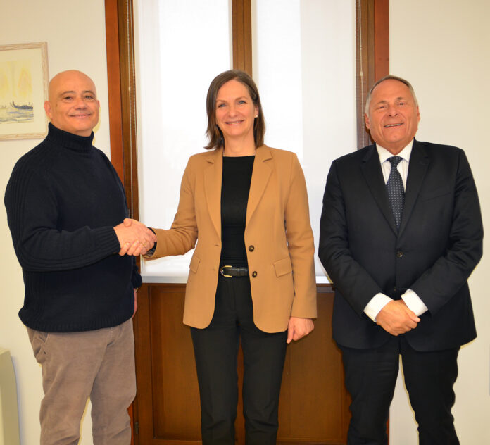 Nomina della Dottoressa Monica Cecchin assumerà l'incarico di Direttrice delle Professioni sanitarie dell'Ulss 2 Nomina della Dottoressa Monica Cecchin assumerà l'incarico di Direttrice delle Professioni sanitarie dell'Ulss 2
