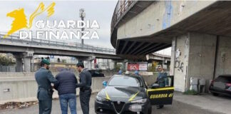 La Guardia di Finanza di Venezia smantella un minimarket della droga La Guardia di Finanza di Venezia arresta uno spacciatore