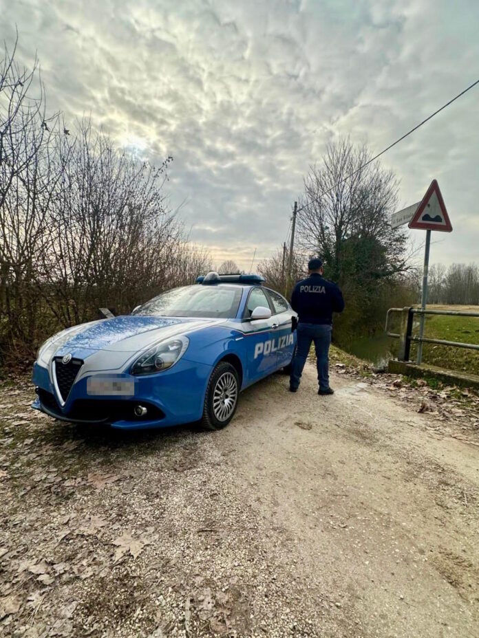 La Polizia di Stato di Treviso sul punto in cui è stata controllata la macchina La Polizia di Stato di Treviso sul punto in cui è stata controllata la macchina