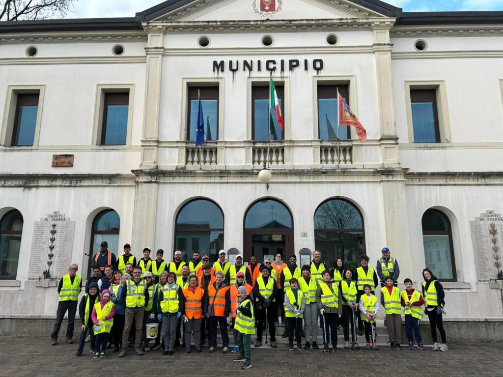 abbandono rifiuti, ambiente, Santa Lucia di Piave, ecovandali, rifiuti illegali, volontariato, sostenibilità, Polizia Locale