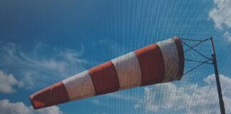 Vento forte in Veneto: allerta della Protezione Civile per il 26 e 27 marzo vento forte Veneto, allerta meteo Veneto, Protezione Civile Veneto, Foehn, meteo Veneto, neve Veneto, Dolomiti, previsioni meteo