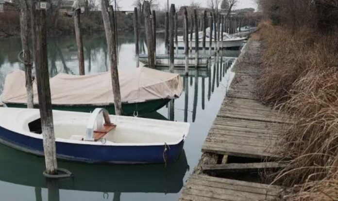 Sile, Caposile, incidente fiume, imbarcazione, vigili del fuoco, Jesolo, cronaca locale, soccorsi, fiumi pericolosi Sile, Caposile, incidente fiume, imbarcazione, vigili del fuoco, Jesolo, cronaca locale, soccorsi, fiumi pericolosi