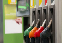 Caro carburanti, taglio benzina e diesel del Governo Meloni caro carburanti, benzina, diesel, governo meloni, prezzi carburante, decreto carburanti, crisi energetica, trasporti