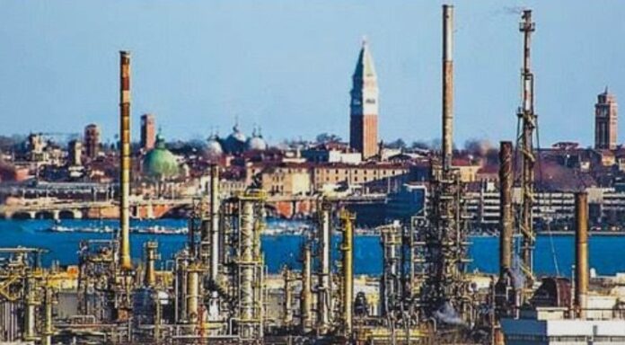 Porto Marghera, Veneto, materie prime, terre rare, economia, industria, Venezia, Europa Porto Marghera, Veneto, materie prime, terre rare, economia, industria, Venezia, Europa